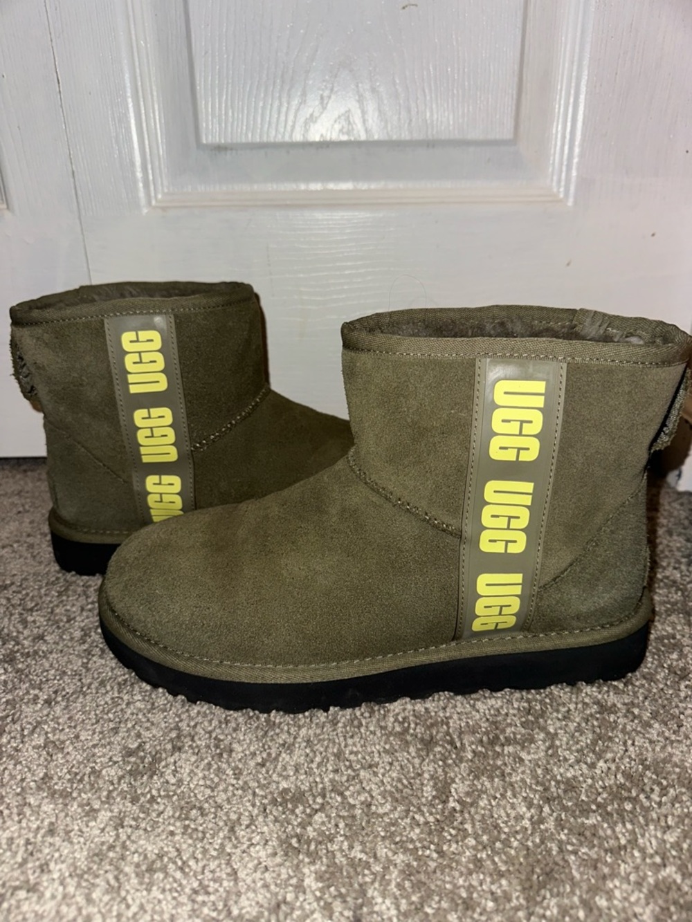 Women’s green Uggs